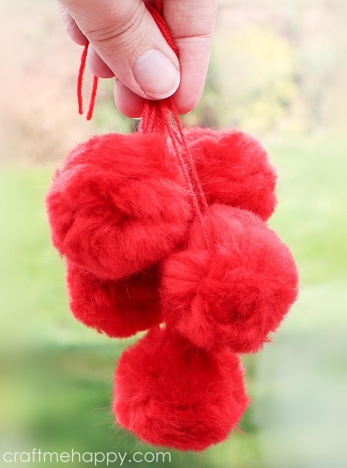 Craft me Happy!: How to Make the Quickest, Fluffiest Pom Poms Ever.